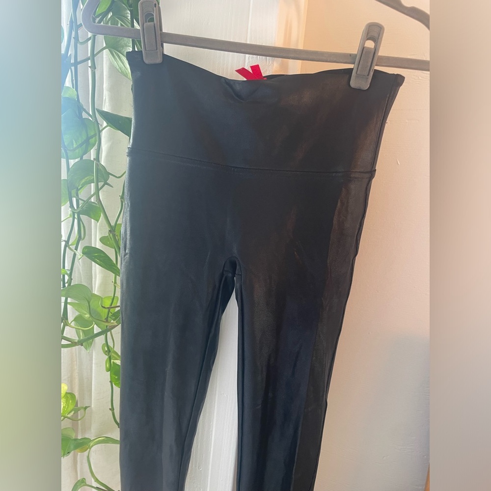 SPANX Black Shiny Legging